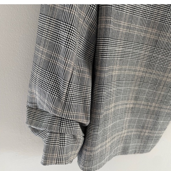 Aritzia Blazer - Picture 3 of 3